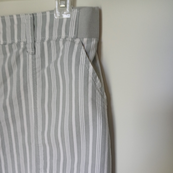 Lee Womens Mini Skort Skirt Waist 17 INGray/White Stripe - Picture 3 of 11